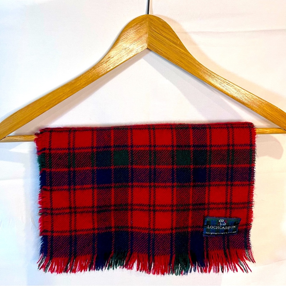 Lochcarron of Scotland vintage new wool tartan scarf Modern Robertson pattern